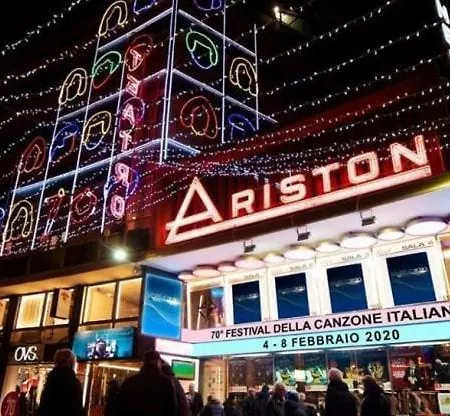 アパート Violet Home- Super サンレモ