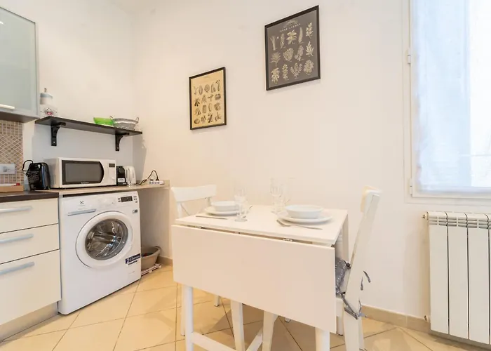 Apartment Violet Home- Super Sanremo